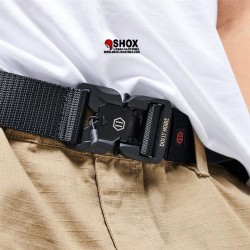 Magnet Buckle Belt, Dolly, fibbia di metallo con sistema di apertura magnetico