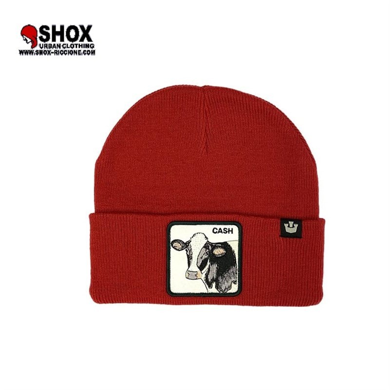 Cash Red Beanie, patch ricamata frontale con mucca su base bianca, etichetta brand a lato. Lavaggio 30°