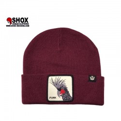 Punk Bordeaux Beanie, patch su base bianca ricamata frontale con mucca, etichetta brand a lato. Lavaggio 30°